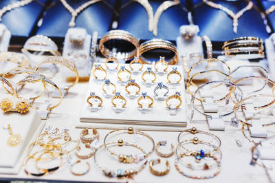 2023年9月12日珠寶首飾行業(yè)指數(shù)走低，市場(chǎng)短期承壓